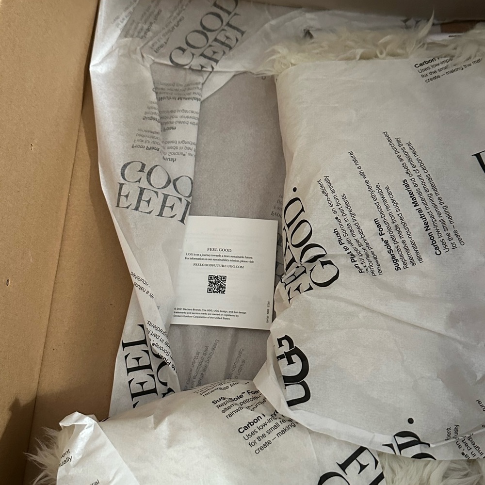 UGG Fluff Momma Sugar Boot - Picture 2 of 5